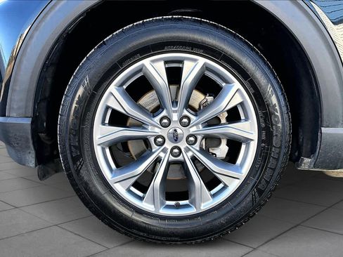 Used 2020 Ford Explorer XLT w/ Equipment Group 202A image 11