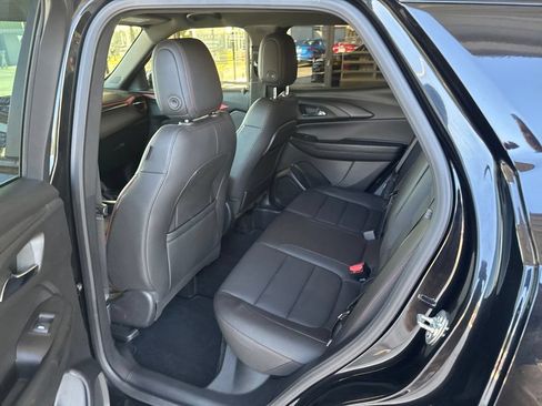 Used 2025 Chevrolet TrailBlazer RS w/ Convenience Package AWD/4WD image 16