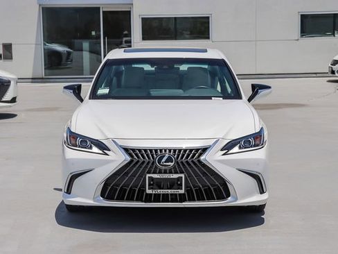 Used 2025 Lexus ES 350 w/ Premium Package FWD image 2