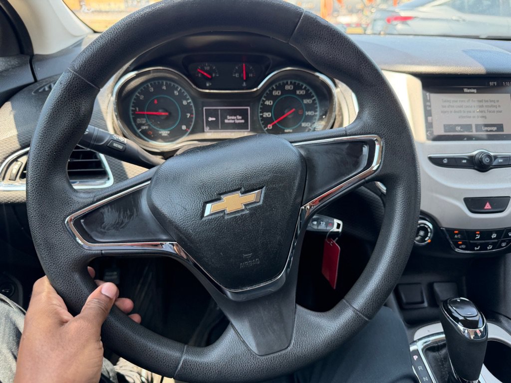 Used 2018 Chevrolet Cruze LS FWD image 37