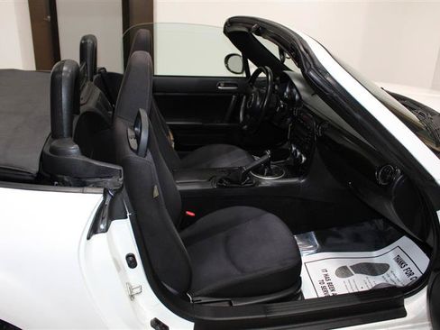 Used 2014 MAZDA MX-5 Miata Sport RWD image 20