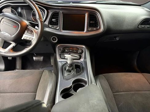 Used 2016 Dodge Challenger R/T Scat Pack w/ Leather Interior Group RWD image 12