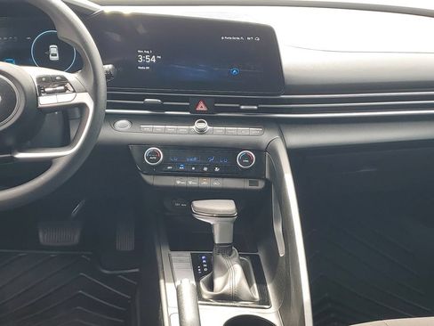 Certified 2024 Hyundai Elantra SEL FWD image 14