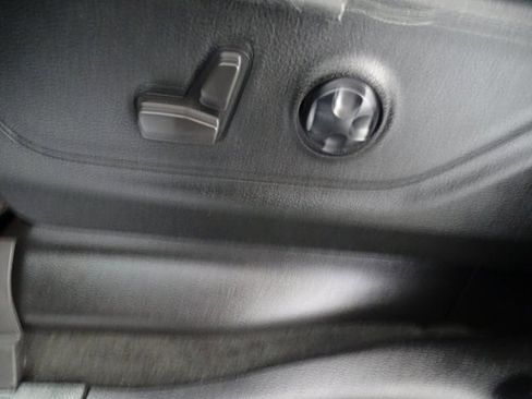 Used 2021 RAM 1500 Big Horn w/ Built-to-serve Edition image 3