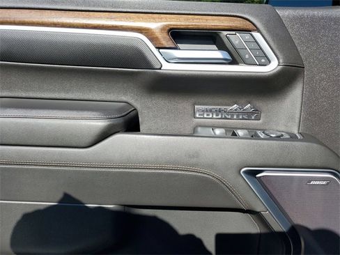 Used 2022 Chevrolet Silverado 1500 High Country w/ High Country Premium Package image 17