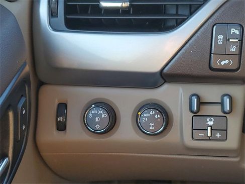 Used 2015 Chevrolet Tahoe LTZ image 22