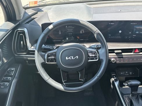 Certified 2025 Kia Sorento S w/ Panoramic Sunroof Package FWD image 24