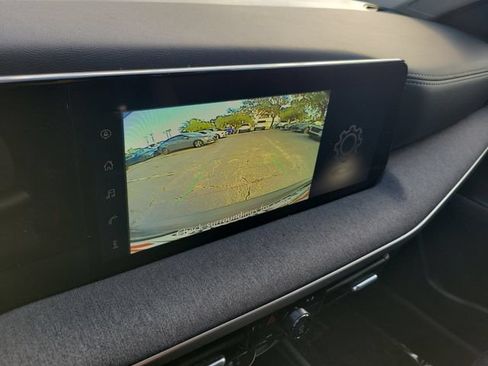 Used 2025 Nissan Kicks SV FWD image 27