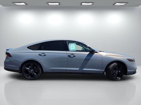 Used 2024 Honda Accord Sport image 3
