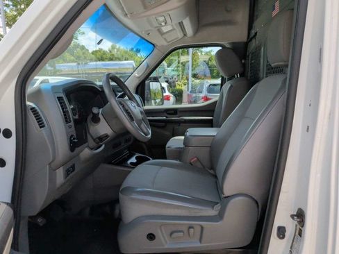 Used 2018 Nissan NV 3500 SL w/ Navigation Package RWD image 6
