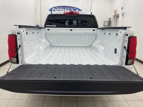 New 2026 Chevrolet Colorado W/T image 12