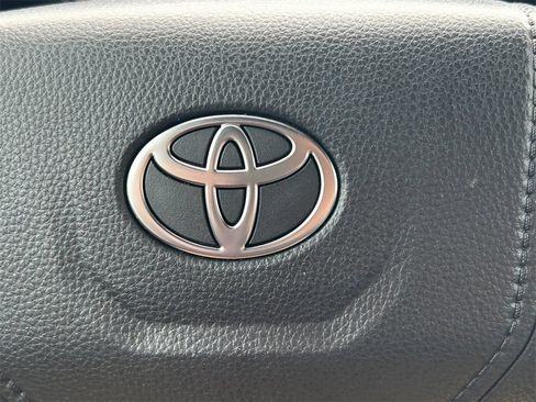 Used 2025 Toyota Tacoma SR5 image 38