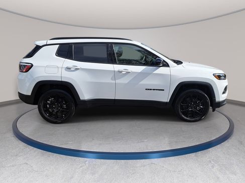 New 2026 Jeep Compass Latitude image 4