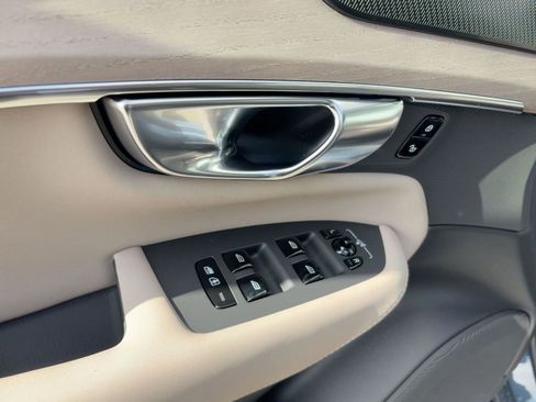 New 2026 Volvo XC90 T8 Ultra w/ Protection Package AWD/4WD image 12