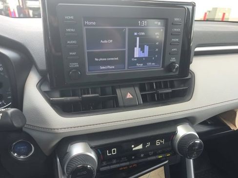 Used 2019 Toyota RAV4 XLE AWD/4WD image 14