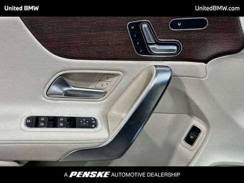 Used 2023 Mercedes-Benz CLA 250 4MATIC image 3