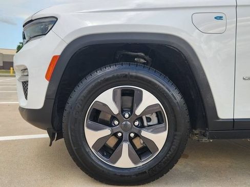 Used 2024 Jeep Grand Cherokee Limited 4xe AWD/4WD image 8