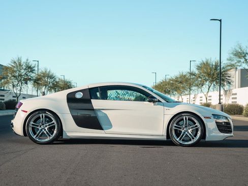 Used 2010 Audi R8 V10 image 8