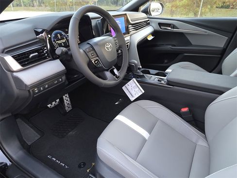 New 2026 Toyota Camry SE image 25