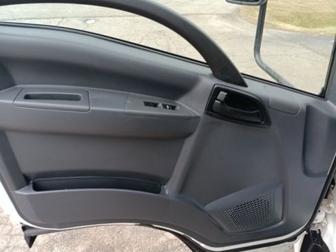 Used 2023 Chevrolet Low Cab Forward 5500XD image 6