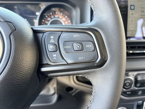 Used 2025 Jeep Wrangler Unlimited Rubicon AWD/4WD image 22