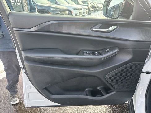 Used 2024 Jeep Grand Cherokee Altitude image 11