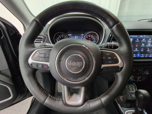 Used 2018 Jeep Compass Limited w/ Navigation Group AWD/4WD image 23