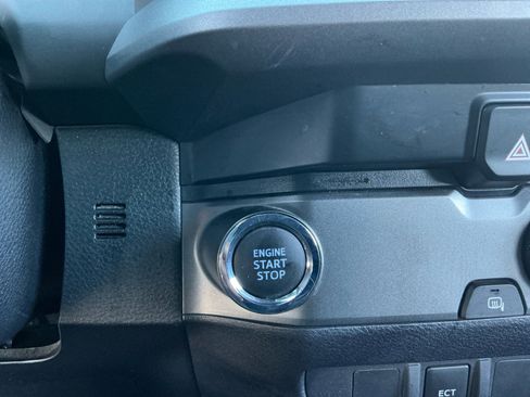 Certified 2022 Toyota Tacoma TRD Off-Road image 30