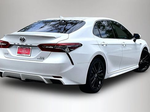Used 2021 Toyota Camry XSE w/ Cold Weather Package FWD image 5
