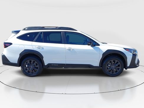 Used 2025 Subaru Outback Onyx Edition image 8