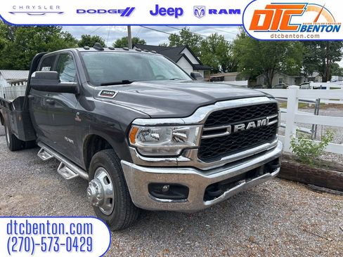 Used 2019 RAM 3500 Tradesman w/ Chrome Appearance Group AWD/4WD image 1