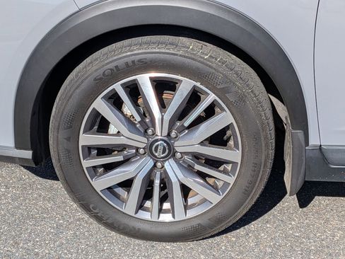 Used 2021 Nissan Kicks SR w/ Exterior Package image 10