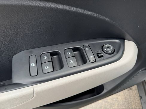 New 2026 Hyundai Venue SEL FWD image 18