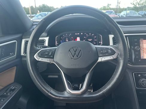 Used 2023 Volkswagen Atlas Cross Sport SEL Premium R-Line AWD/4WD image 17