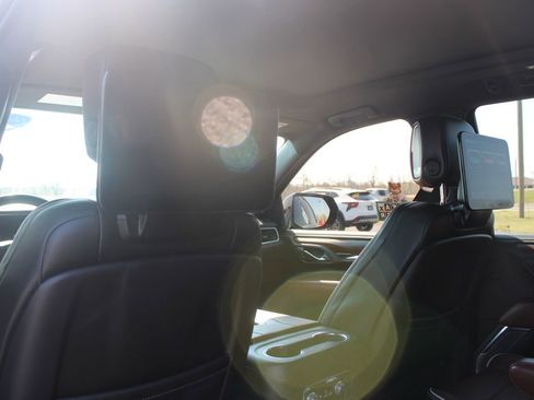 Used 2023 GMC Yukon Denali Ultimate w/ LPO, Floor Liner Package AWD/4WD image 28