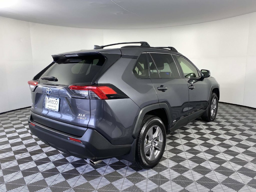 Used 2024 Toyota RAV4 XLE AWD/4WD image 9