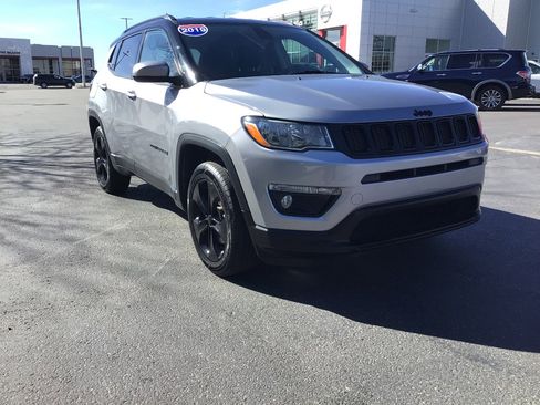 Used 2019 Jeep Compass Altitude AWD/4WD image 1
