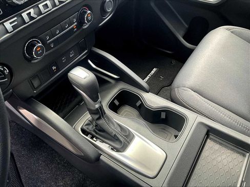 Used 2025 Nissan Frontier SV image 20