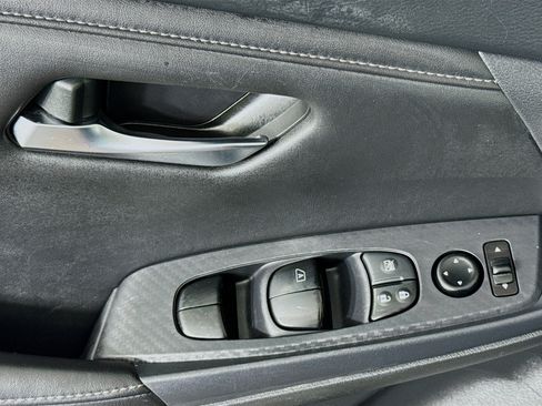 Used 2023 Nissan Sentra SV FWD image 22