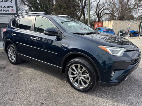 Used 2018 Toyota RAV4 Limited w/ Cargo Management Package image 8