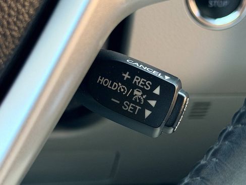 Used 2019 Toyota Highlander Limited AWD/4WD image 41
