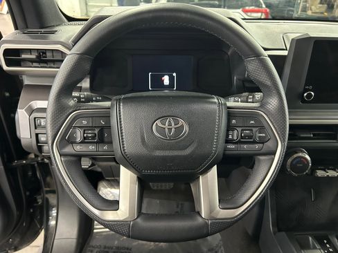 Used 2025 Toyota 4Runner SR5 image 14