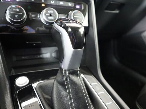 Used 2024 Volkswagen Taos SE image 44