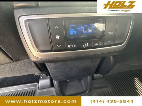 Used 2019 Toyota Highlander XLE AWD/4WD image 21