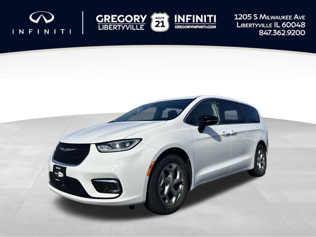 Used 2024 Chrysler Pacifica Limited FWD image 1