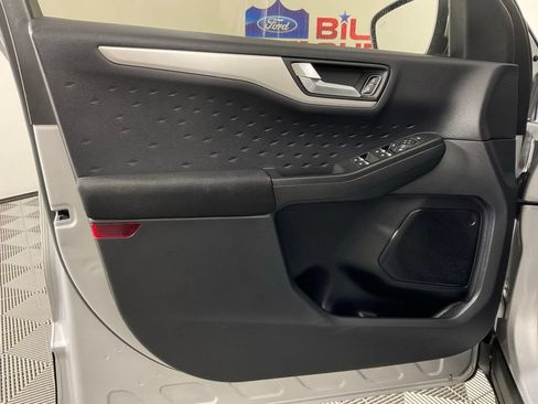 Certified 2020 Ford Escape SE FWD image 11