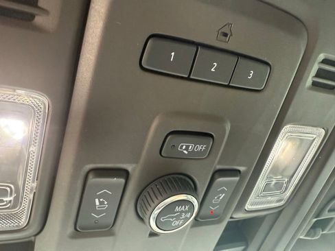 Used 2021 Chevrolet Tahoe LT w/ LT Signature Package RWD image 22