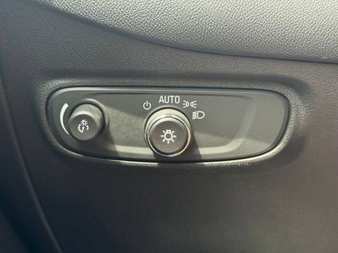 Used 2020 Chevrolet Equinox LT AWD/4WD image 32