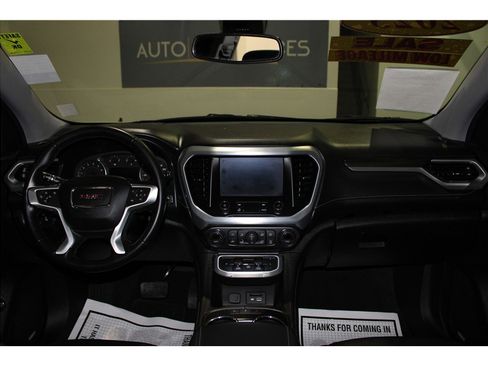 Used 2023 GMC Acadia SLT image 13