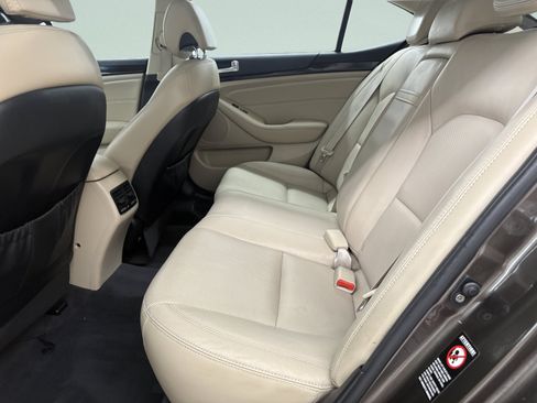 Used 2014 Kia Cadenza Premium w/ Luxury Package FWD image 12